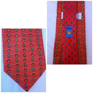 Gianni Versace Formal Pointed Silk Tie  Medusa Preppy Luxury Party 90's Retro